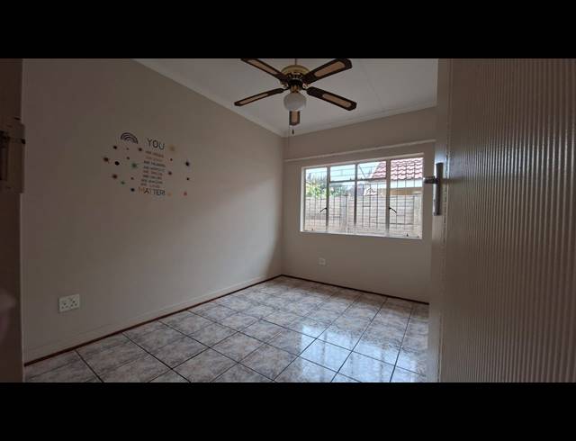 2 BEDROOM TOWNHOUSE TO LET IN IRENE PARK
